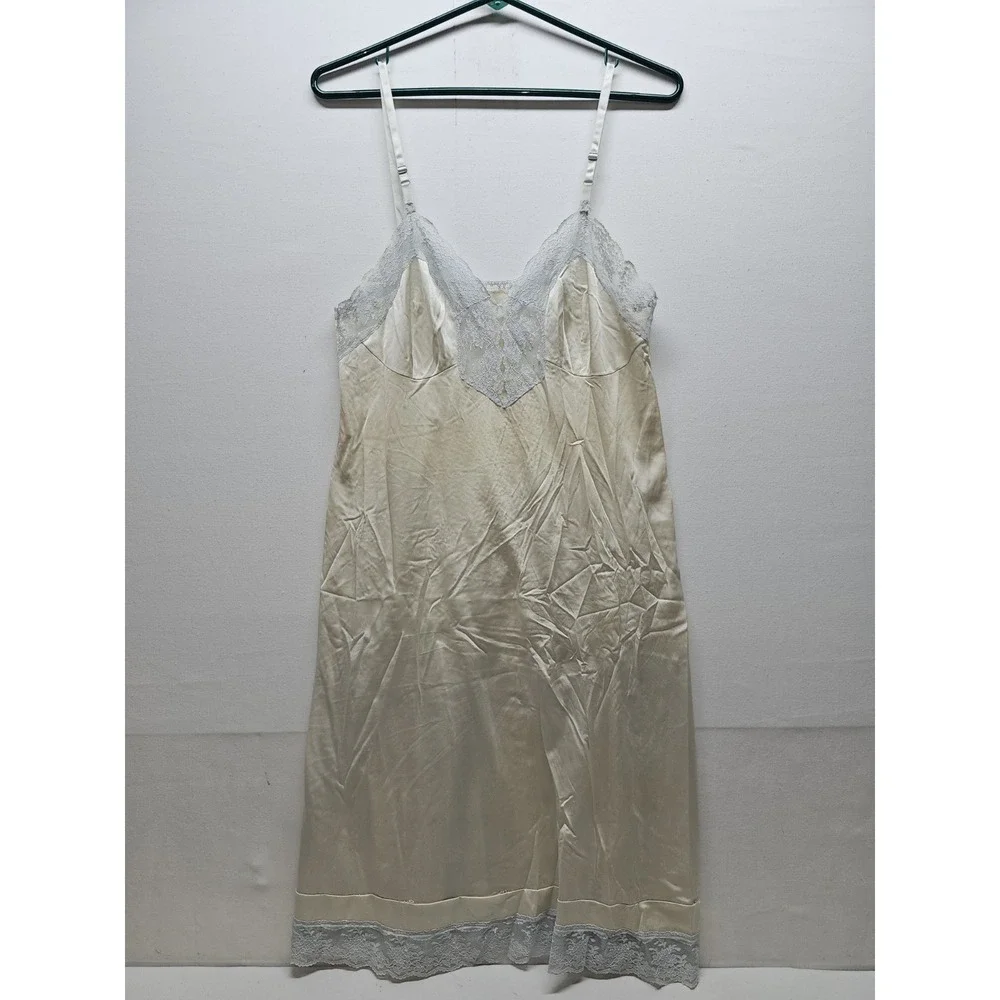 VTG 70s Montgomery Ward Full Slip Dress Size 34 Beige Feminine Romantic Glam